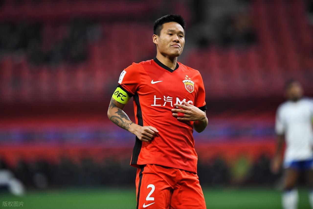 肠子悔青了？大连英博两轮丢9球，李昂低迷被弃用，成引援败笔！