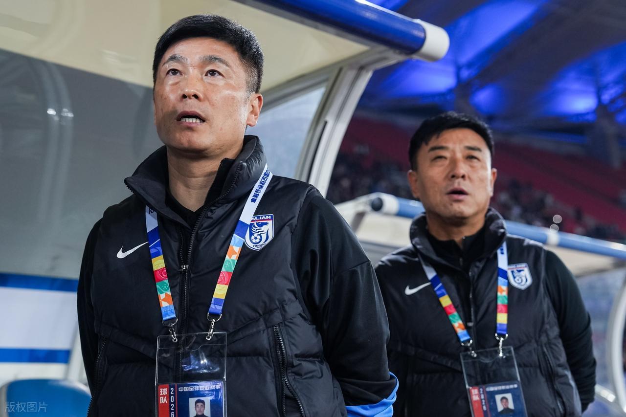 意外！李国旭即将下课？大连英博两场丢9个球，球迷崩溃直接想哭